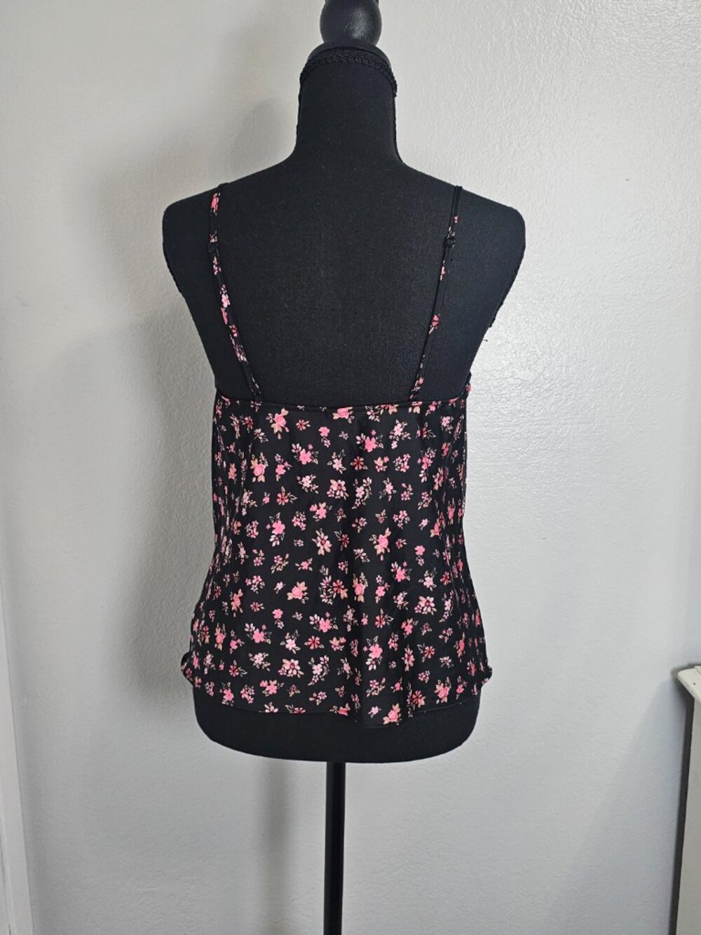 Victoria's Secret Black Floral Baby Doll Lace Trim night Cami - Size Medium - Picture 3 of 4